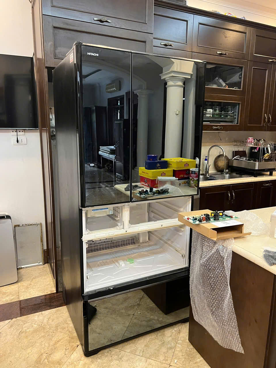 Dịch vụ sửa chữa tủ lạnh Hitachi Inverter, Side by Side tận nhà tại Bình Dương